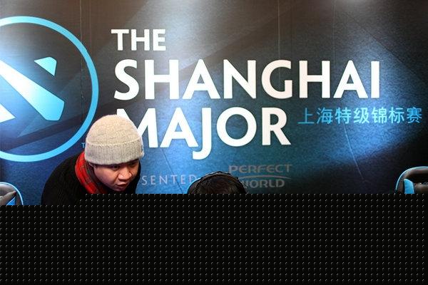 2022LPL名人堂成员海报：禹景曦 高地平 管泽元